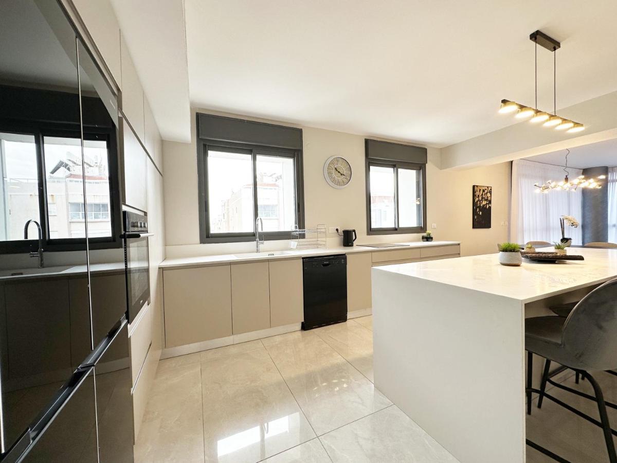 Mini Penthouse Near The Beach Netanya Luaran gambar