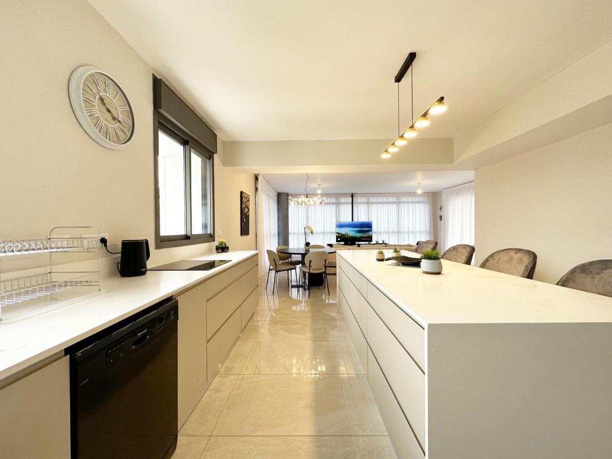 Mini Penthouse Near The Beach Netanya Luaran gambar